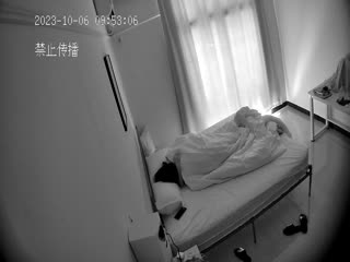 小情侣假期破处！女孩一次见JJ变大很惊讶，男孩第一次插入找不到洞！稀缺精彩