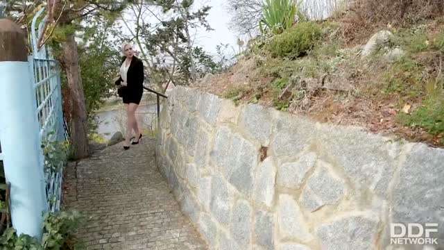 大山山洞里丰满爆乳皮内衣女郎玩重口味粗大道具插进菊花拳脚毒龙就是虐玩的就是刺激#SM#挑逗#骚逼#毒龙